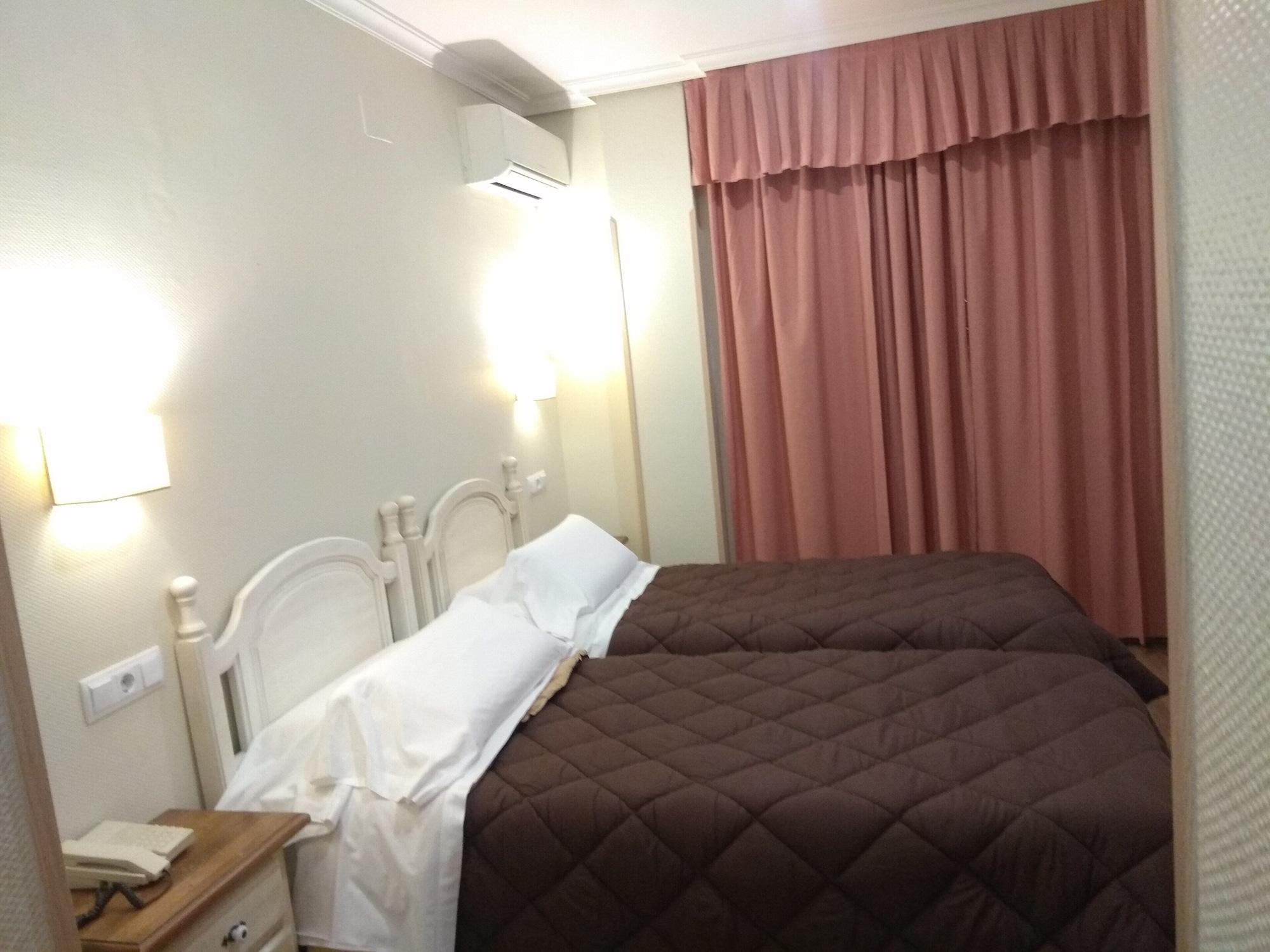 Hostal Toledo Gasthuis 2*
